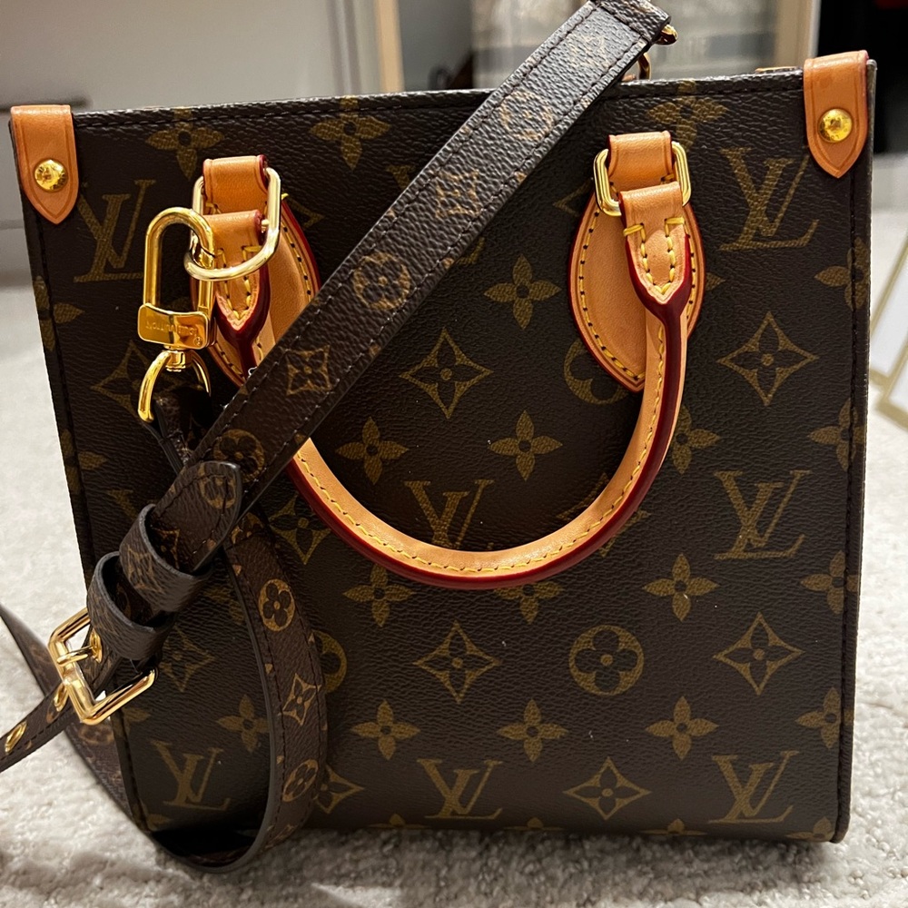 Louis Vuitton Sac plat